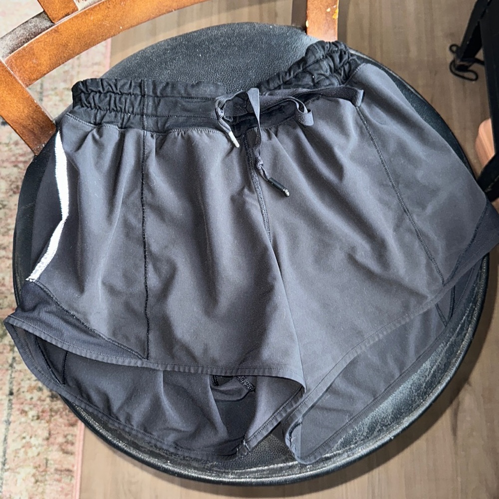 Black lululemon shorts, old style